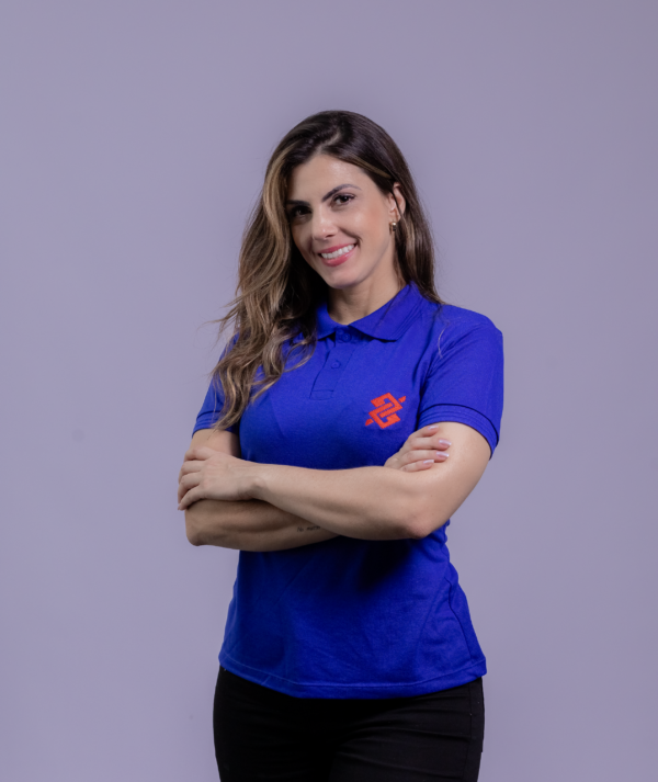 Camiseta Polo BB na cor Azul Royal com símbolo bordado na cor Vermelho - Imagem 3