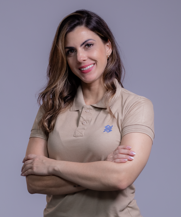Camiseta Polo BB na cor Castor com símbolo bordado na cor Azul
