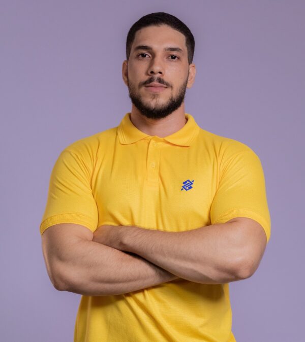 Camiseta Polo BB na cor Amarelo Ouro com símbolo bordado na cor Azul - Imagem 3