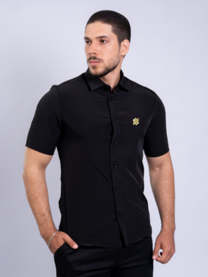 Camisa Social Manga Curta modelagem Slim na cor Black