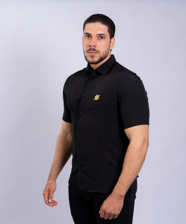 Camisa Social Manga Curta modelagem Slim na cor Black - Imagem 3