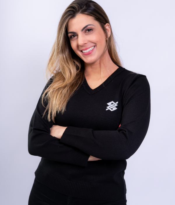 Suéter Gola V na cor Preta com símbolo bordado
