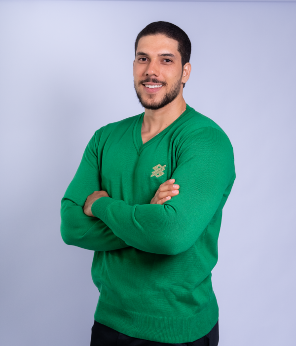 Suéter Gola V na cor Verde com símbolo bordado - Imagem 2