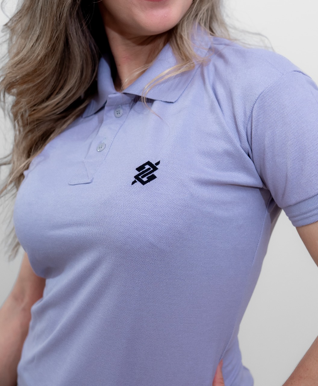 Camiseta Polo Banco Brasil na cor Alumínio com símbolo bordado na cor Preta - Imagem 2