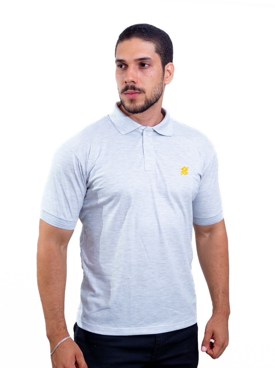 Camiseta Polo Banco do Brasil na cor Branca com símbolo bordado na cor Amarelo - Imagem 3